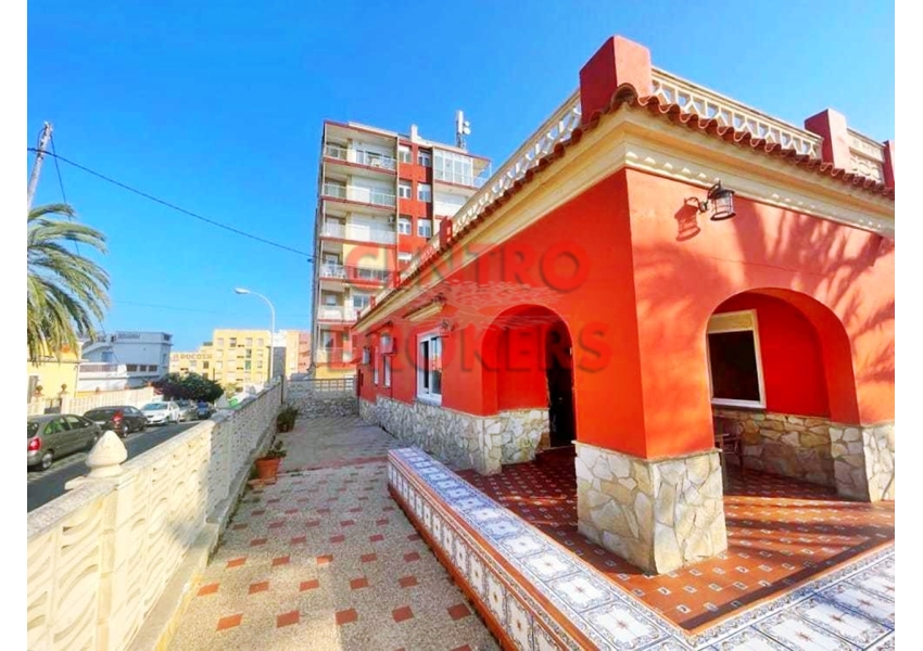 Willa  z widokiem na morze  Faro de Cullera